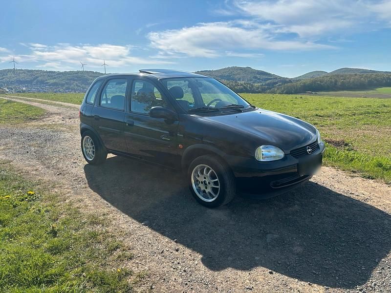 Gebraucht Opel Corsa 55 PS (40 kW) 1998 Schwarz Kleinwagen