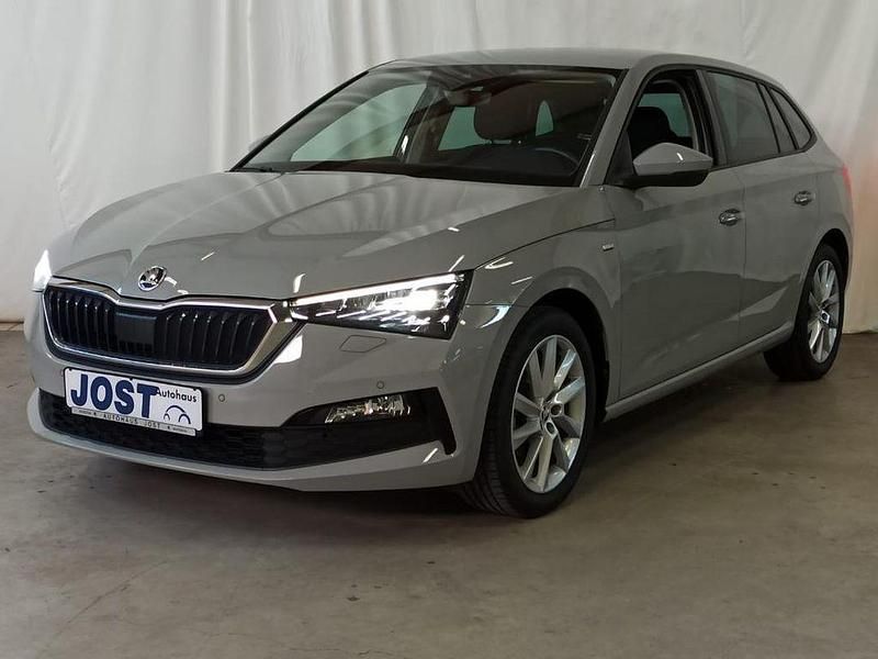 Grau Gebraucht 2022 Skoda Scala Clever Kleinwagen | 18.950 € (Fairer Preis) - Bild 1/4