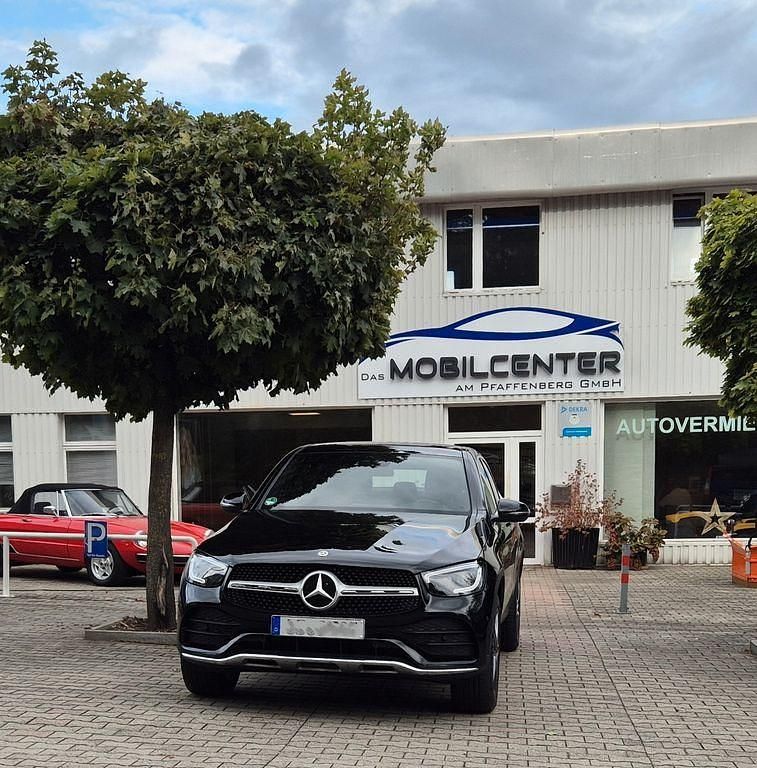 Schwarz Gebraucht 2021 Mercedes GLC300e Coupé | 34.800 € (Superpreis) - Bild 1/4