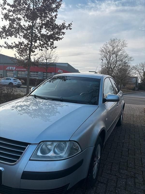 Gebraucht VW Passat 130 PS (95 kW) 2003 Silber Limousine