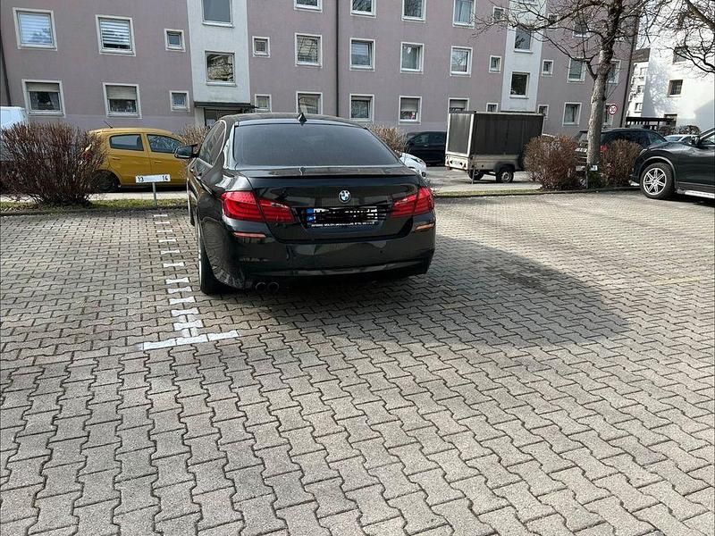 Gebraucht BMW 520 184 PS (135 kW) 2011 Schwarz Limousine