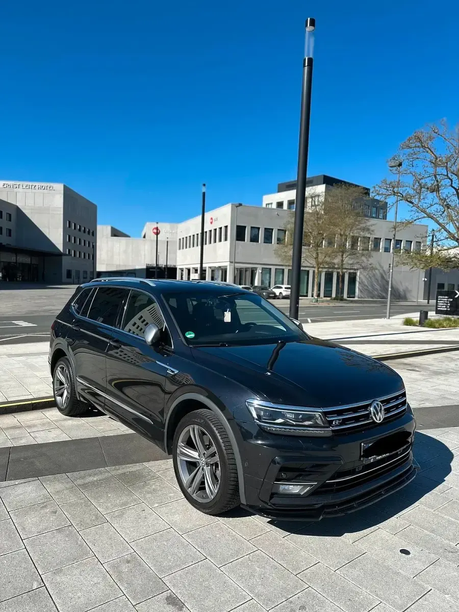 Gebraucht VW Tiguan Allspace R-line 190 PS (139 kW) 2019 Schwarz SUV