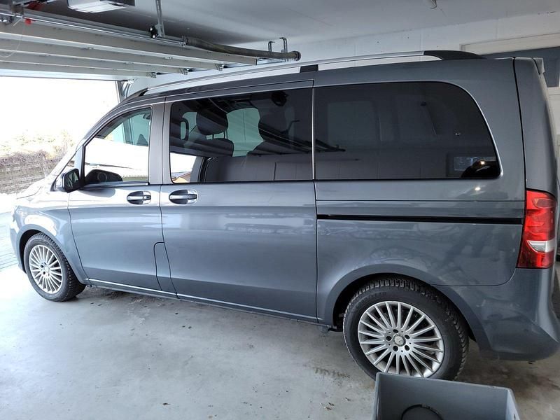 Gebraucht Mercedes V220 Edition 163 PS (119 kW) 2017 Grau Van / Kleinbus