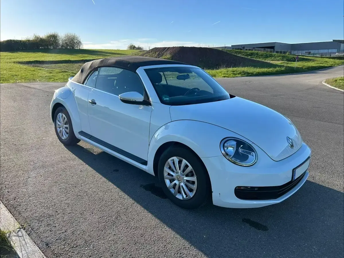 Gebraucht VW Beetle 105 PS (77 kW) 2016 Weiß Kleinwagen
