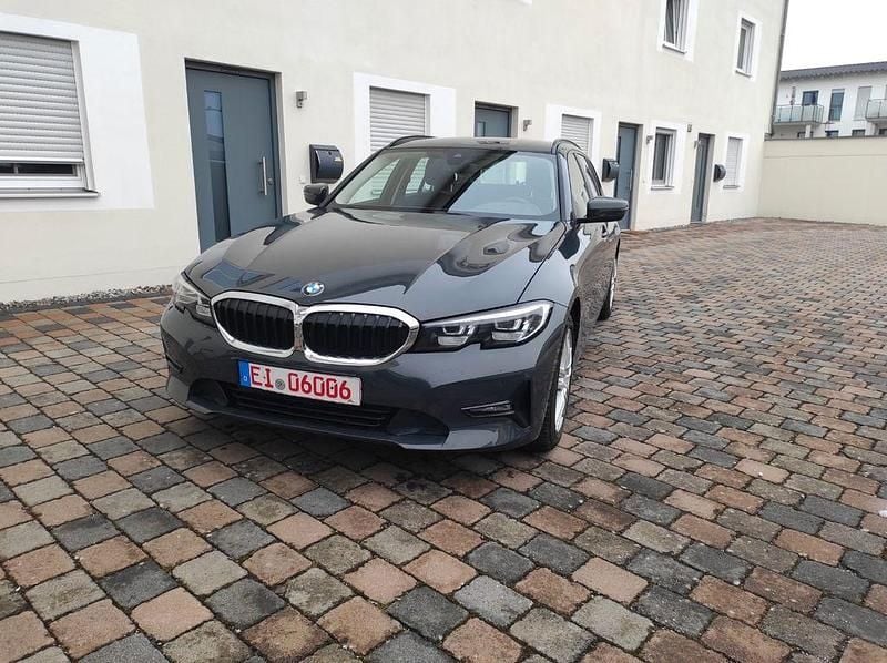 Gebraucht BMW 320 190 PS (139 kW) 2020 Grau Kombi