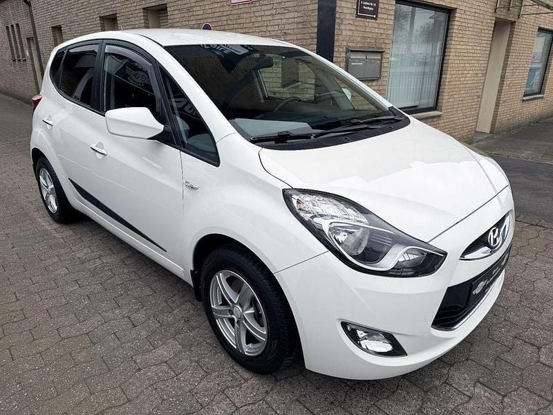 Gebraucht Hyundai ix20 Edition 125 PS (91 kW) 2014 Weiß Kleinwagen