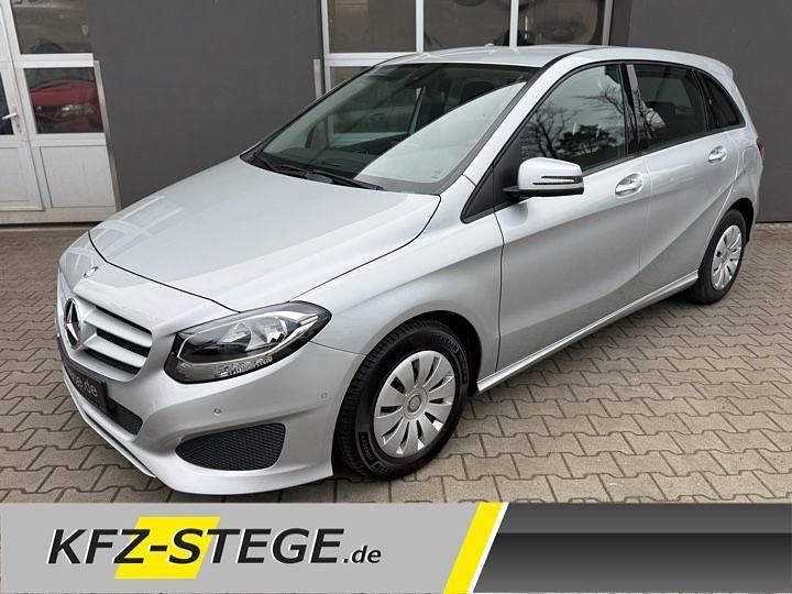 Gebraucht Mercedes B180 122 PS (89 kW) 2015 Silber Van / Kleinbus