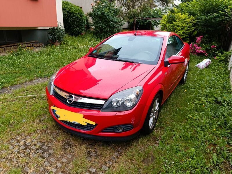 Rot Gebraucht 2006 Opel Astra Cabriolet Edition Cabrio | 6.199 € (Teuer) - Bild 1/4