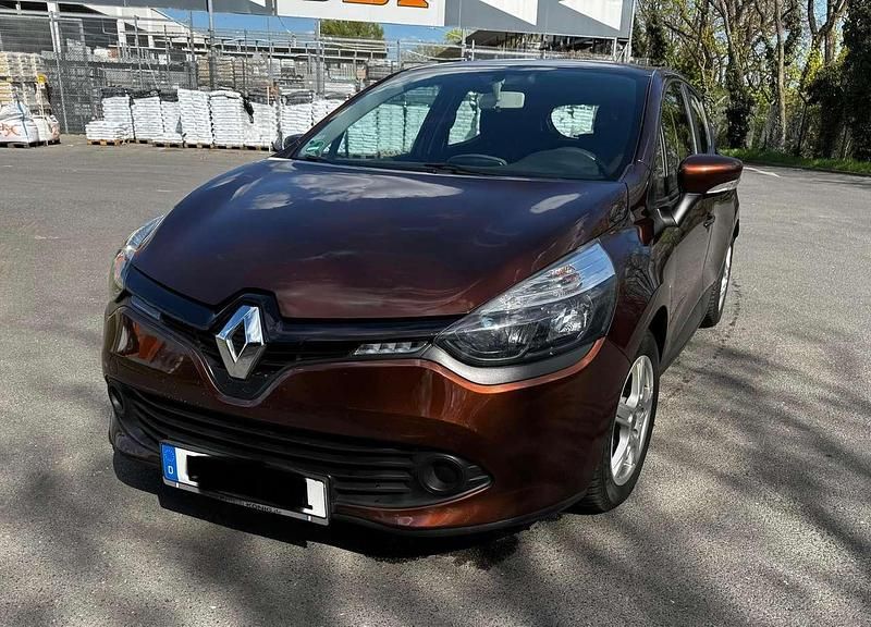 Second-hand Renault Clio IV Expression 75 CP (55 kW) 2014 Berlinǎ