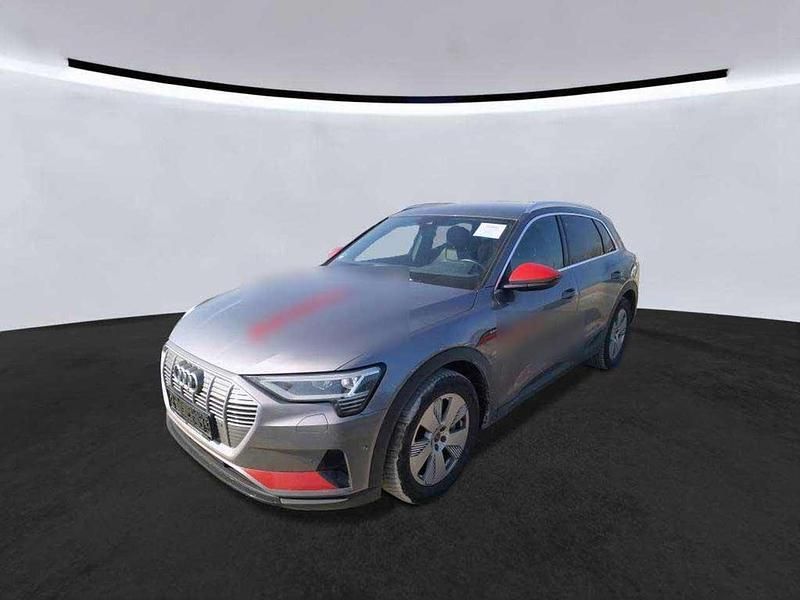 Taifungrau metallic Gebraucht 2022 Audi e-tron S-Line SUV | 28.895 € (Guter Preis) - Bild 1/2