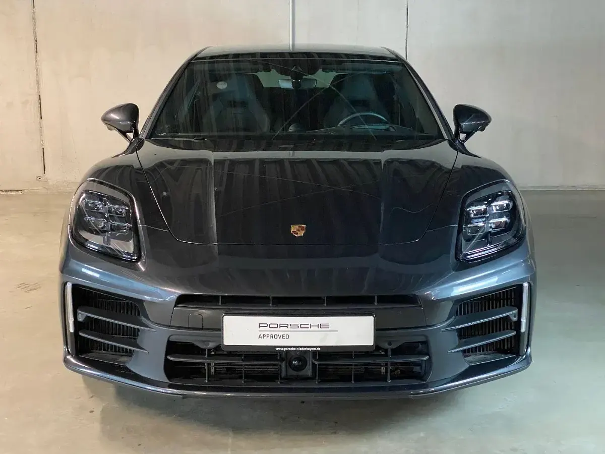 Gebraucht Porsche Panamera 470 PS (345 kW) 2024 Vulkangraumetallic Kleinwagen