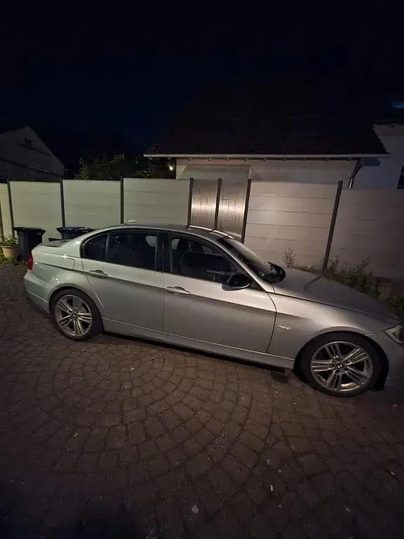 Gebraucht BMW 320 150 PS (110 kW) 2006 Silber Limousine