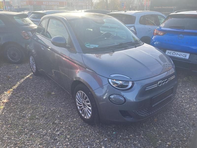 Grau Gebraucht 2023 Fiat 500e Limousine | 24.980 € (Fairer Preis) - Bild 1/4