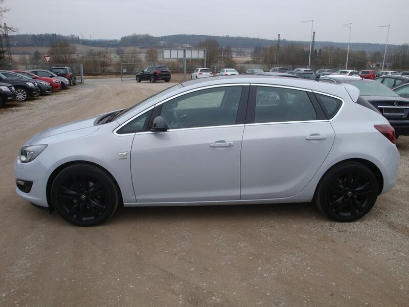 Gebraucht Opel Astra Active 165 PS (121 kW) 2013 Grau Limousine