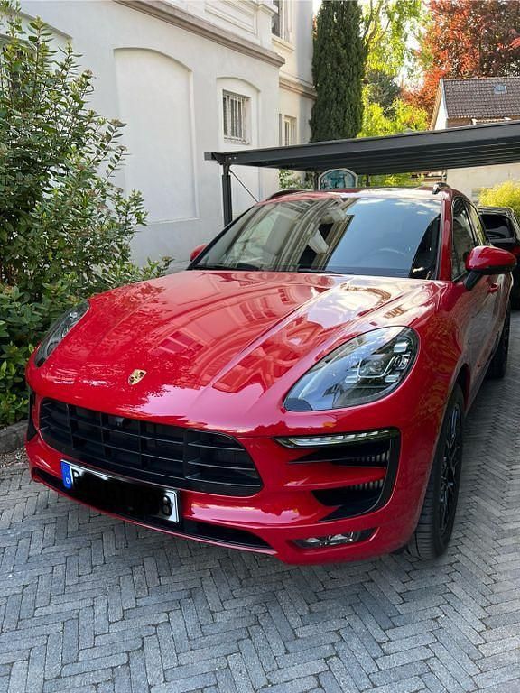 Rot Gebraucht 2017 Porsche Macan GTS SUV | 49.590 € (Guter Preis) - Bild 1/4