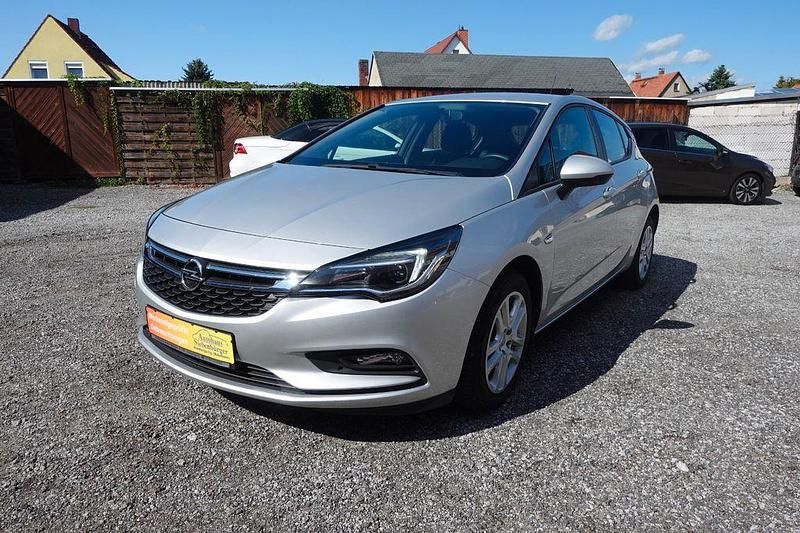 Gebraucht Opel Astra Edition 150 PS (110 kW) 2018 Argonsilber Limousine