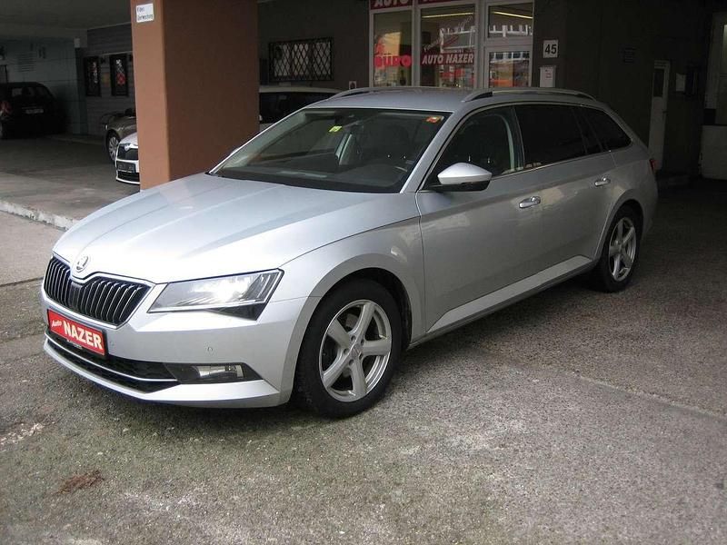 Gebraucht Skoda Superb Style 150 PS (110 kW) 2018 Brilliantsilber metallic Kombi