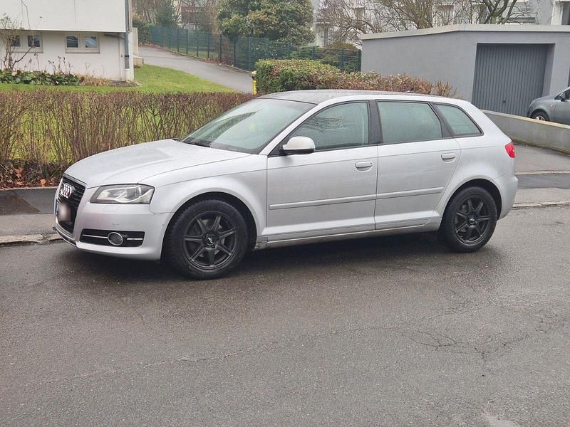 Gebraucht Audi A3 Ambiente 140 PS (102 kW) 2012 Grau Kleinwagen
