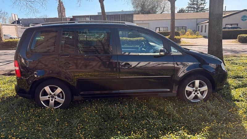 Gebraucht VW Touran 105 PS (77 kW) 2006 Schwarz Van / Kleinbus