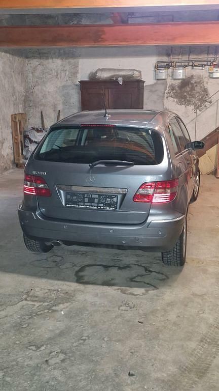 Gebraucht Mercedes B200 Edition 140 PS (102 kW) 2008 Silber Van / Kleinbus