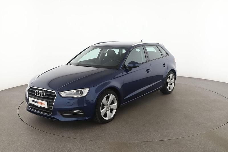 Blau Gebraucht 2016 Audi A3 Ambition Limousine | 14.690 € (Fairer Preis) - Bild 1/3