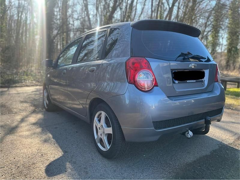Gebraucht Chevrolet Aveo 100 PS (73 kW) 2008 Grau Kleinwagen