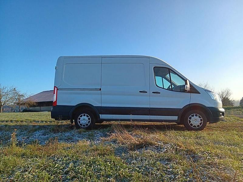Gebraucht Ford Transit Trend 131 PS (96 kW) 2017 Weiß Van / Kleinbus