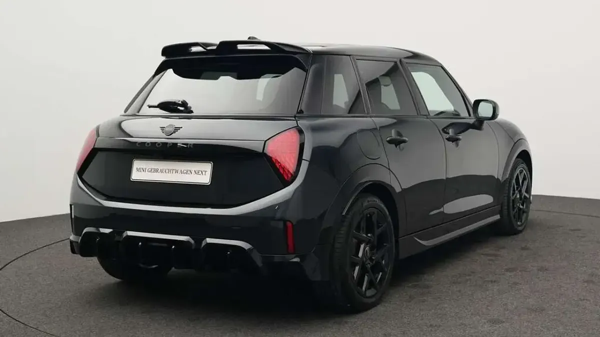 Usata Mini John Cooper Works 156 CV (114 kW) 2025 Grigio Utilitaria