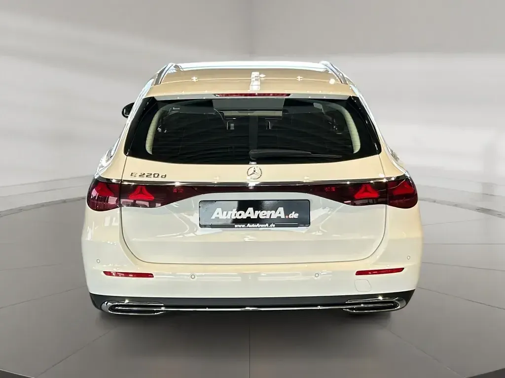 Gebraucht Mercedes E220 Avantgarde 197 PS (144 kW) 2025 Unilack polarweiss Kombi