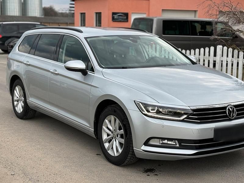Gebraucht VW Passat Comfortline 150 PS (110 kW) 2018 Grau Kombi