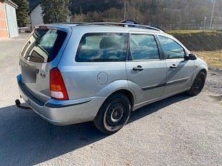 Gebraucht Ford Focus 100 PS (73 kW) 2003 Silber Kombi