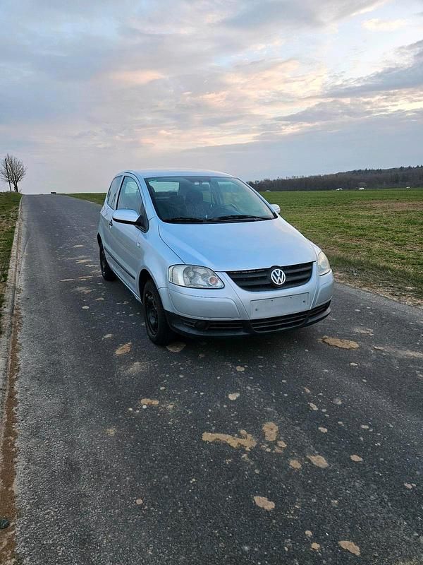 Gebraucht VW Fox Basis 55 PS (40 kW) 2007 Silber Kleinwagen