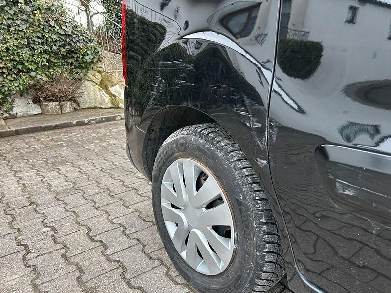 Gebraucht Peugeot Partner Tepee Allure 110 PS (80 kW) 2017 Schwarz Van / Kleinbus