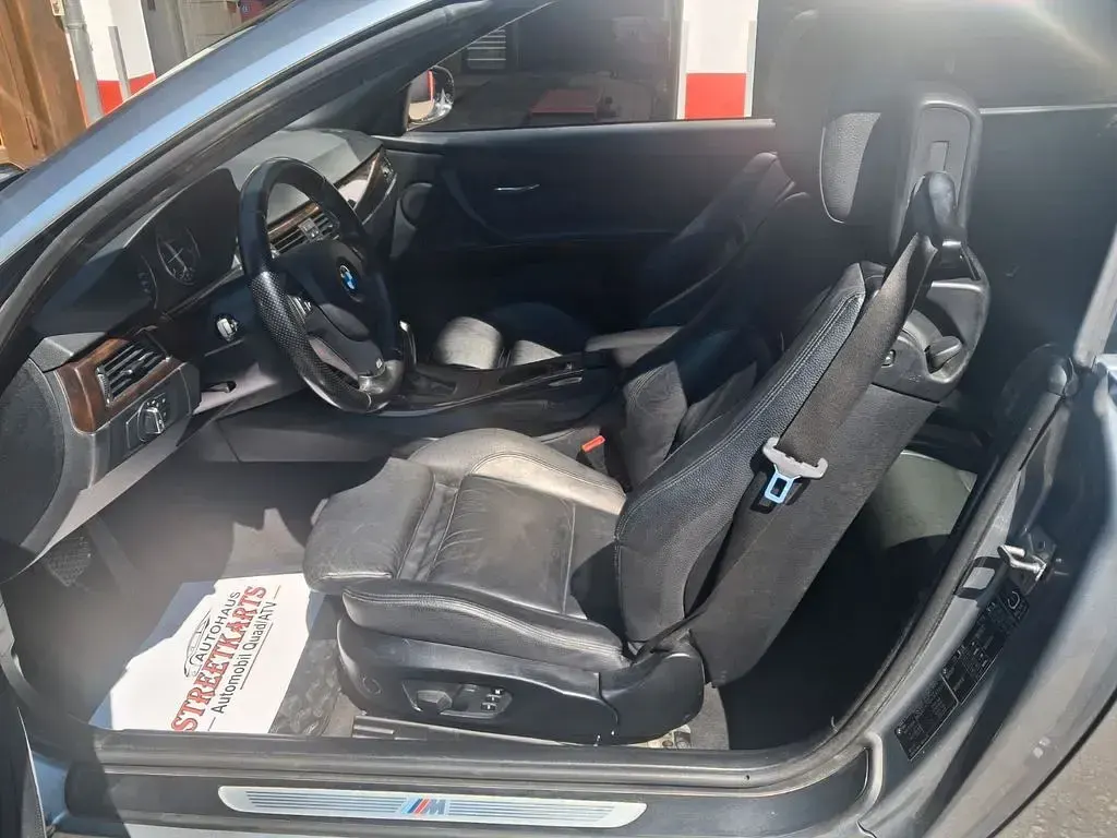 Gebraucht BMW 330 Cabriolet M Sport 245 PS (180 kW) 2010 Grau Cabrio