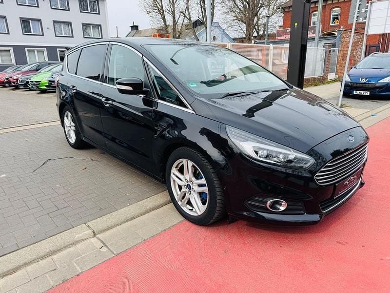 Gebraucht Ford S-MAX Titanium 209 PS (153 kW) 2015 Schwarz Van / Kleinbus