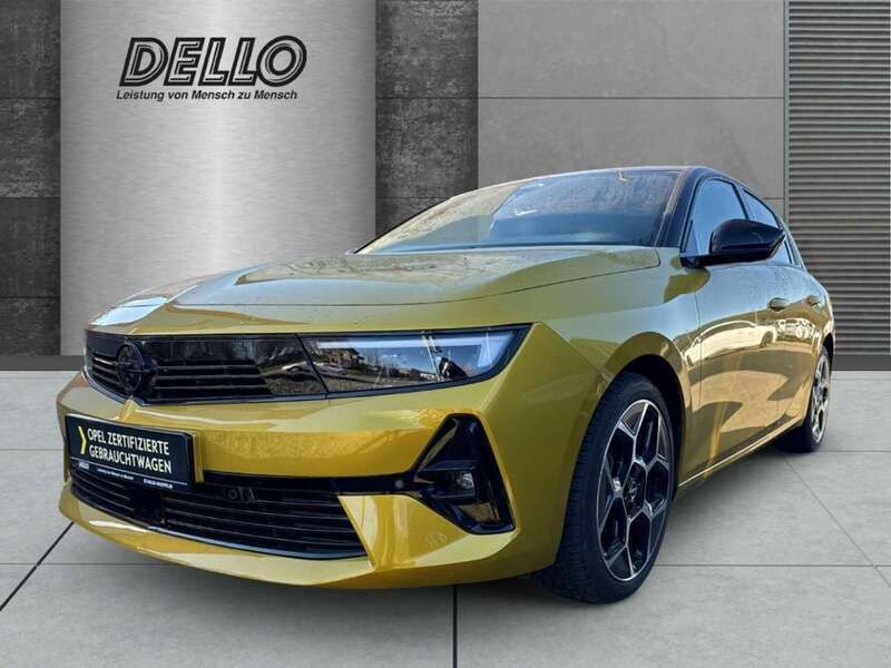 Lackierung amber yellow/typ au Gebraucht 2023 Opel Astra GS Line Limousine | 22.350 € (Fairer Preis) - Bild 1/4