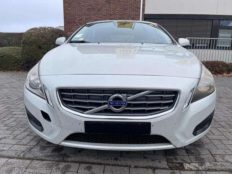 Gebraucht Volvo V60 114 PS (83 kW) 2011 Grau Kombi