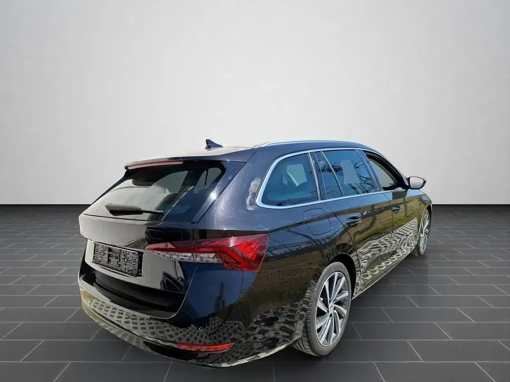Gebraucht Skoda Octavia Style 150 PS (110 kW) 2023 Blackmagic perleffekt Kombi