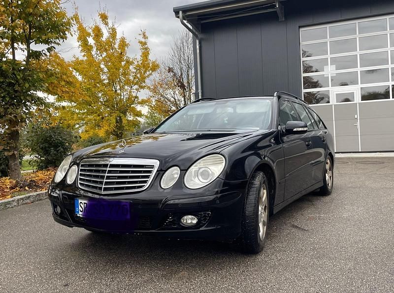 Schwarz Gebraucht 2006 Mercedes E220 Kombi | 2.200 € (Superpreis) - Bild 1/4