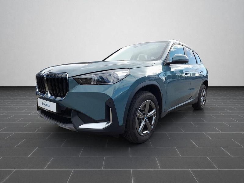 Grün (metallic) Gebraucht 2023 BMW X1 Shadowline SUV | 34.500 € (Guter Preis) - Bild 1/4