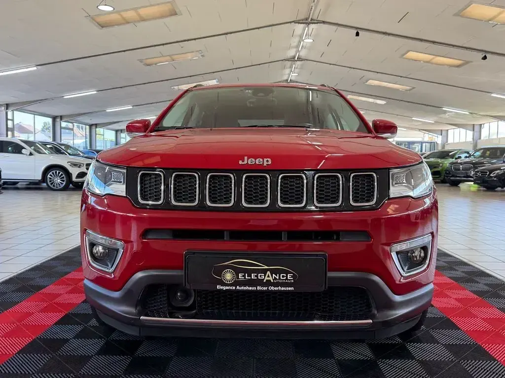 Second-hand Jeep Compass Limited 170 CP (125 kW) 2017 Roșu SUV