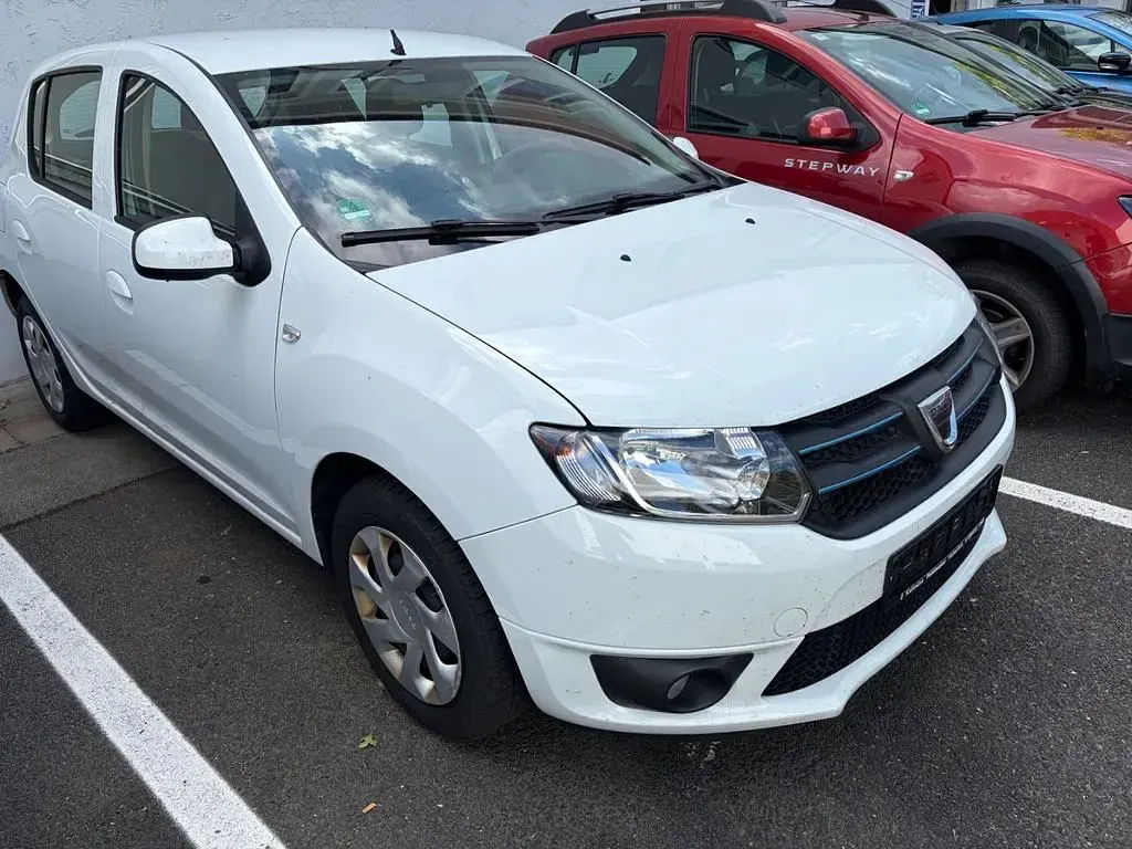 Gebraucht Dacia Sandero Lauréate 90 PS (66 kW) 2015 Weiß Limousine