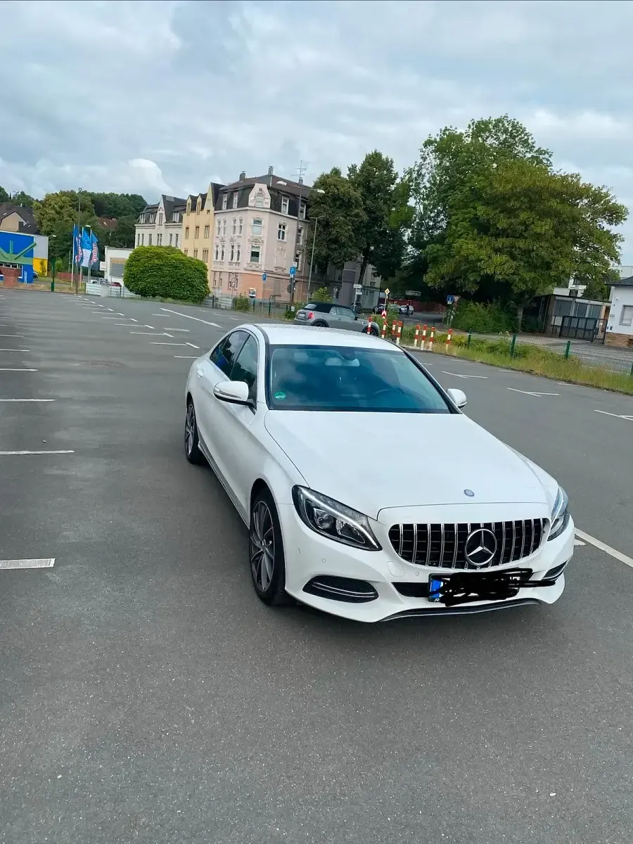 Gebraucht Mercedes C180 2015 Weiß Limousine