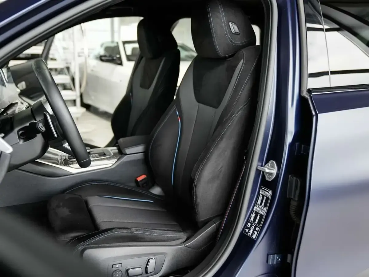 Gebraucht BMW 320 M Sport 190 PS (139 kW) 2025 Ind. frozen tanzanite blue Kombi