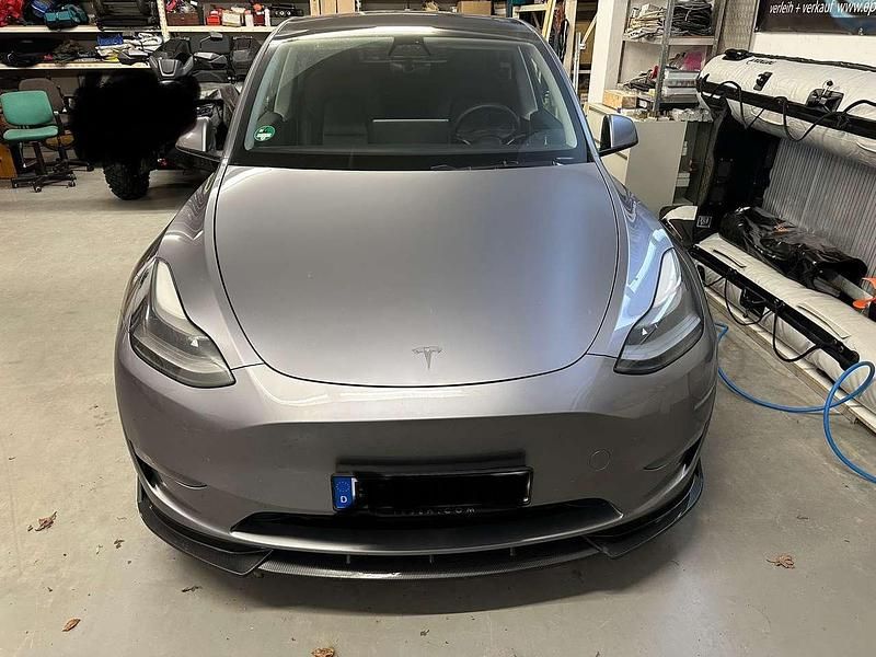 Silber Gebraucht 2023 Tesla Model Y SUV | 39.600 € (Fairer Preis) - Bild 1/4