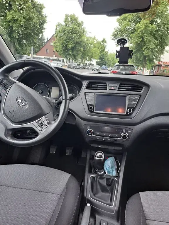 Gebraucht Hyundai i20 Active 101 PS (74 kW) 2017 Weiß Limousine