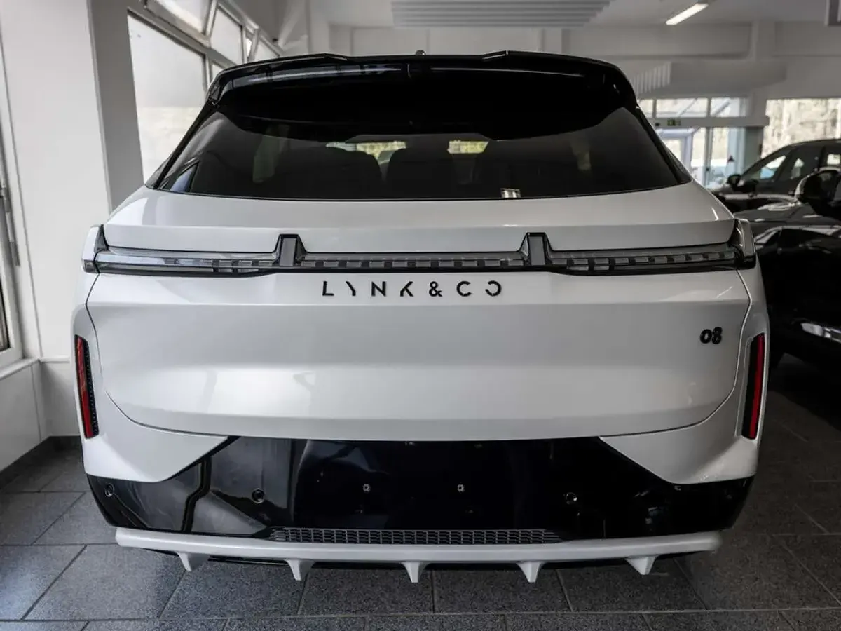 Nouă Lynk & Co 08 349 CP (256 kW) 2026 Alb SUV