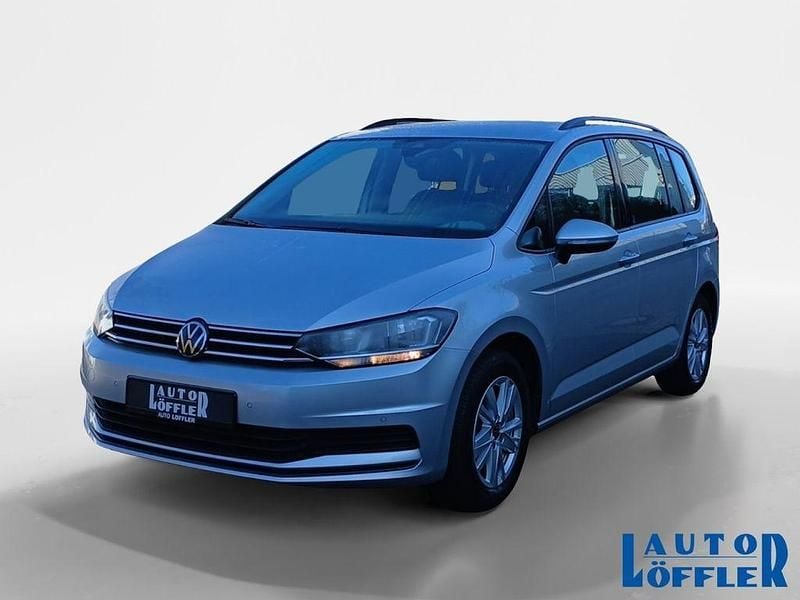 Gebraucht VW Touran 150 PS (110 kW) 2023 Silber Van / Kleinbus