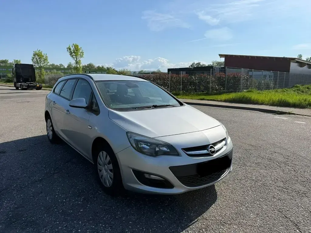 Gebraucht Opel Astra Selection 110 PS (80 kW) 2015 Silber Kombi