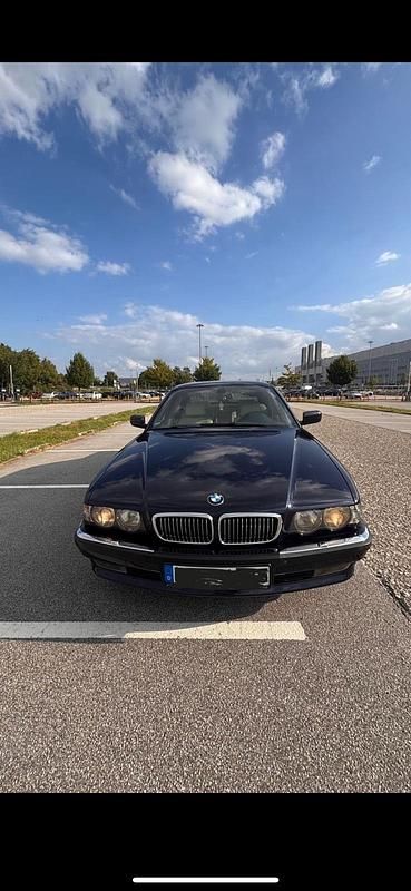 Blau Gebraucht 2000 BMW 735 Limousine | 15.000 € - Bild 1/4